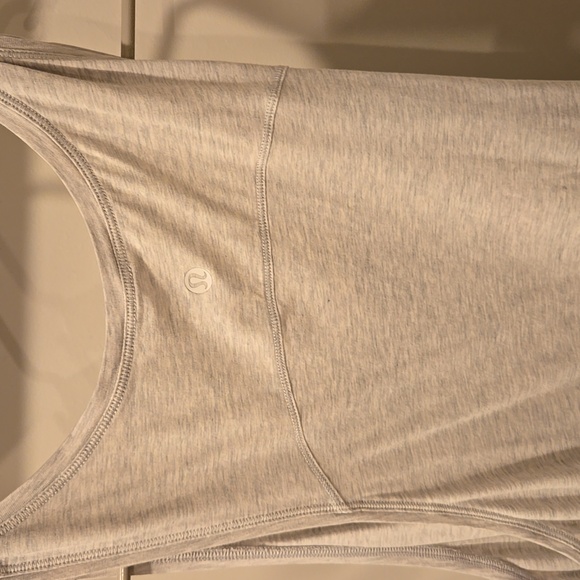 Lululemon Women's Gray Sleeveless Top with Side Knot - Picture 2 of 2